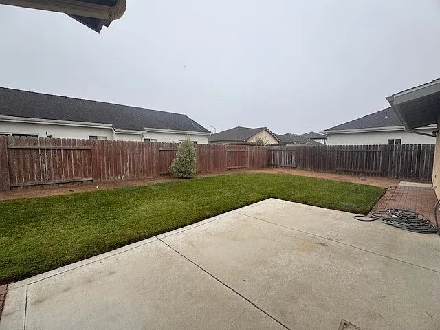 1409 Strawberry Ave — Photo 3