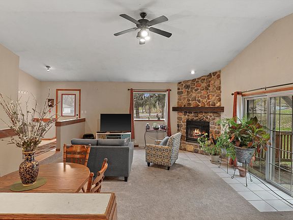 2nd image of 303 Lake Shore Dr