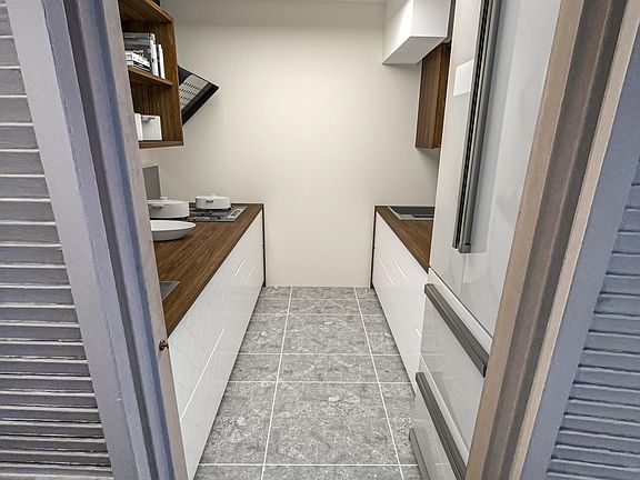 3rd image of 145 E 84th St APT 4D