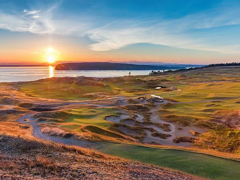 Sunset waterfront walks are only a 12 minute drive away
