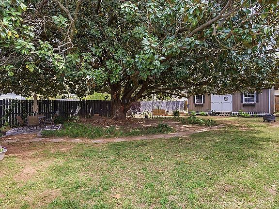 4th image of 209 Bleckley Ave
