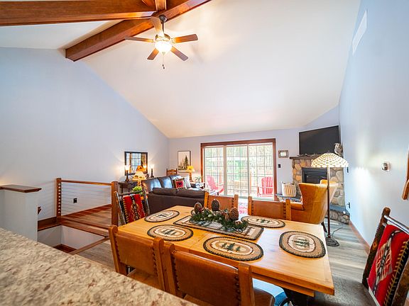 4th image of 6 Bowman Ln #8
