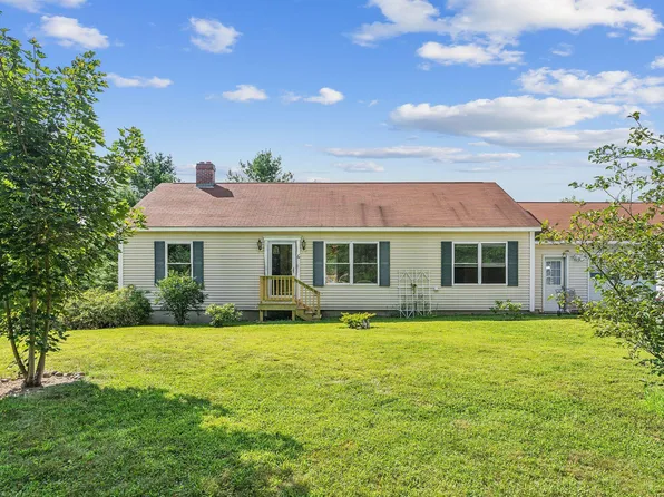 6 Cousins Lane, Farmingdale, ME 04344