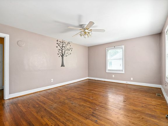4th image of 703 Central Ave