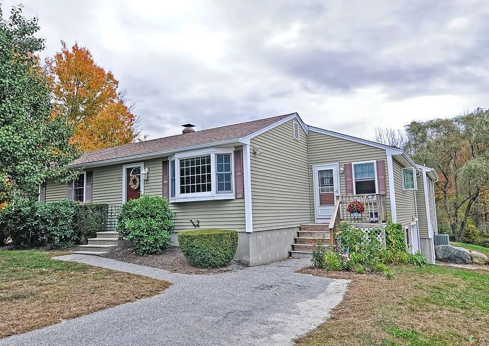 1st image of 132 Thayer St