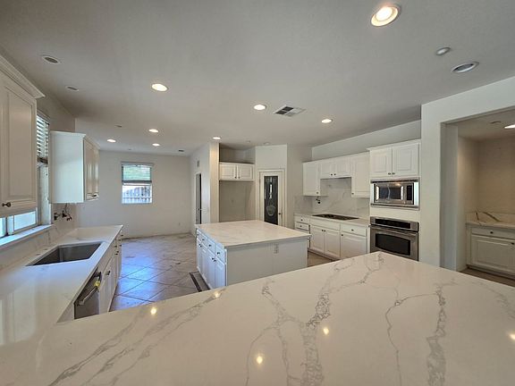 5th image of 7022 Shay Ct