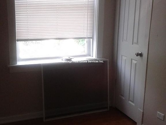 5th image of 4447 N Hamlin Ave