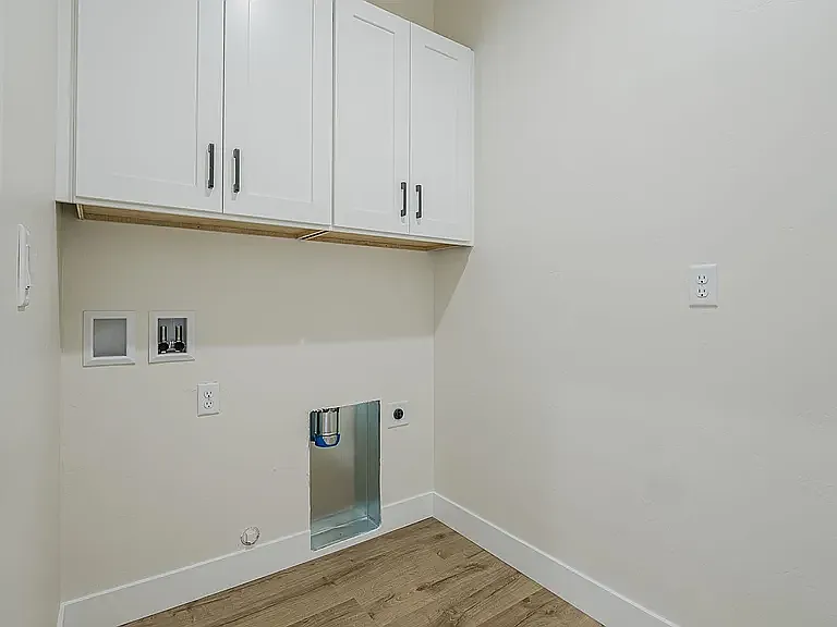 424 Iola Basin St — Photo 11