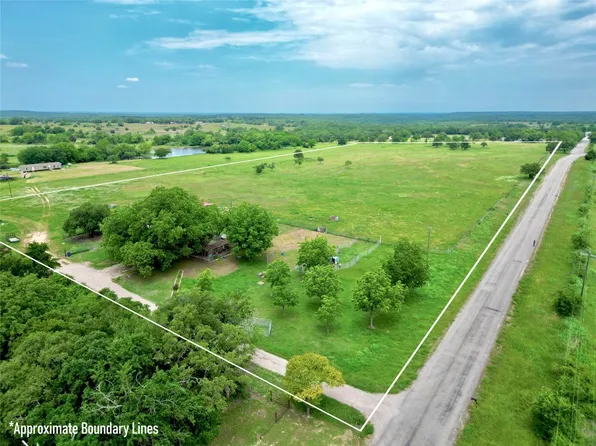 750 Lone Star Rd, Bowie, TX 76230
