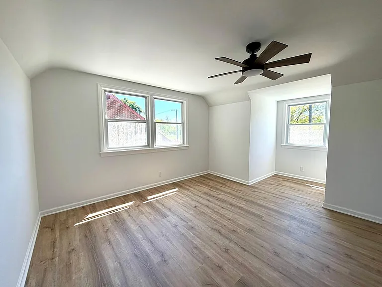 1699 Warrensville Center Rd — Photo 16