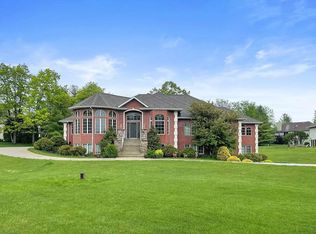 13217 Red Rose Trl, Roscoe, IL 61073