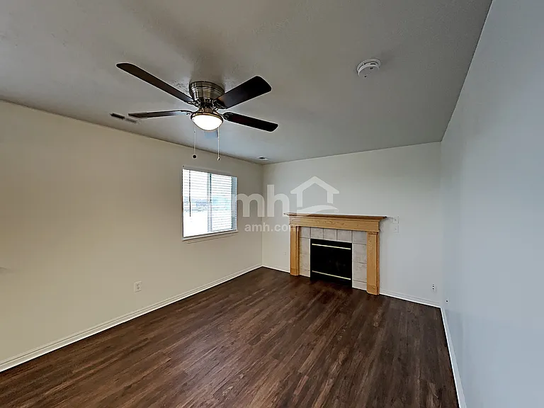 2558 S 75 E — Photo 7
