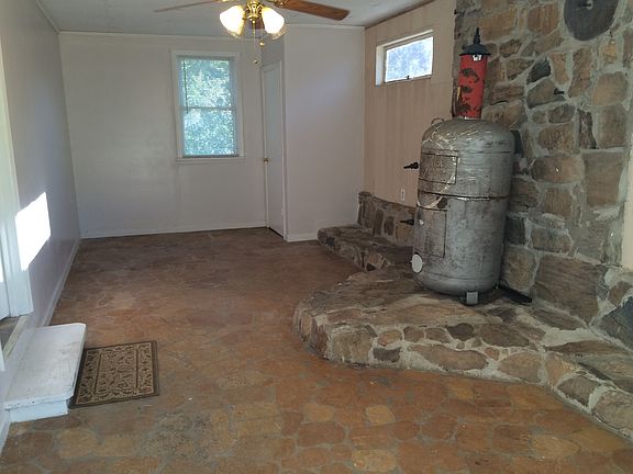 4th image of 912 Gateway Dr