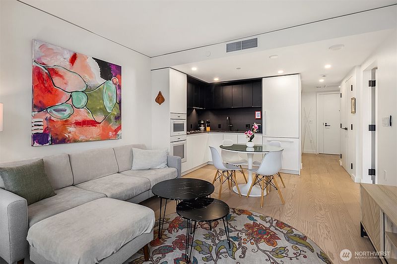 5th image of 300 Virginia Street #2304