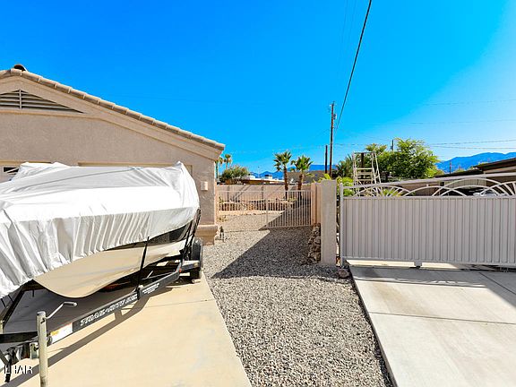 4th image of 3345 Sand Piper Dr