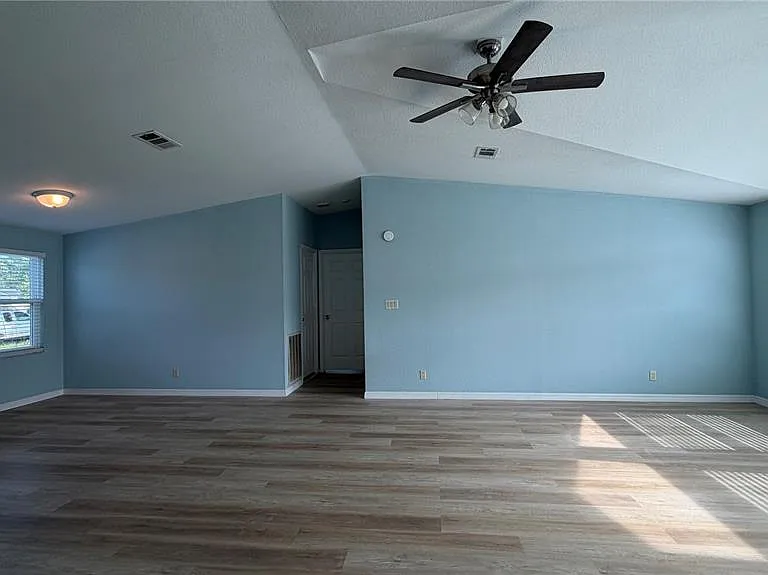 1831 Winchester Ct S — Photo 13