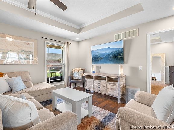 5th image of 484 Clara Lee Court