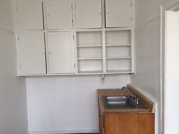5th image of 7956 S Dobson Ave