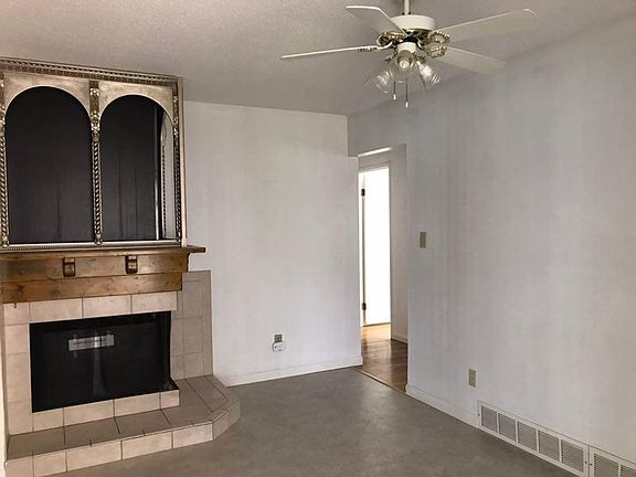 5th image of 1480 Flordawn Dr
