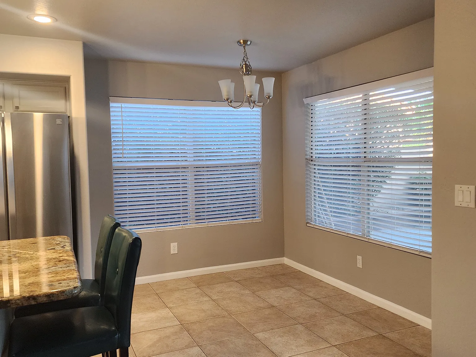 4 bed, 2.5 bath, 2201 sqft, $2,800 — Photo 4