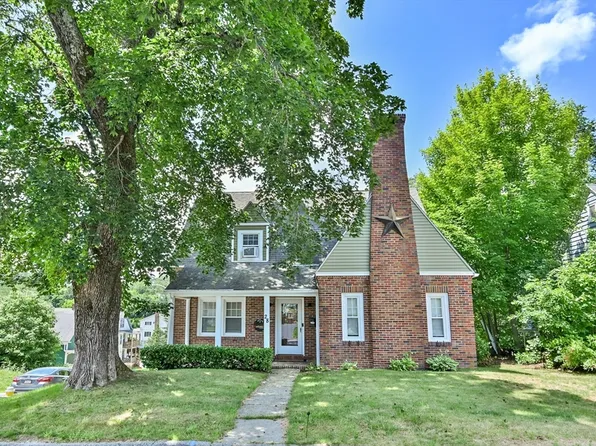 28 Litchfield Ave, Southbridge, MA 01550