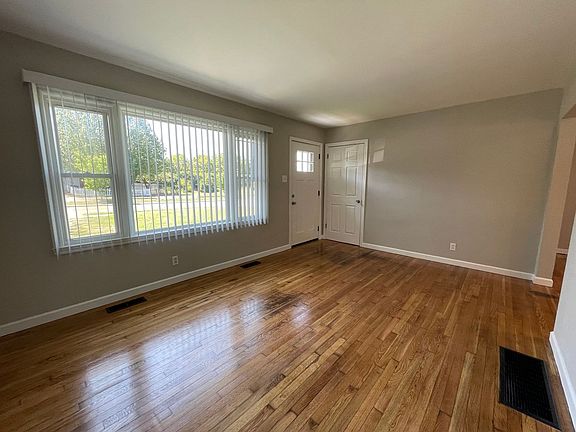 3rd image of 657 W Louden Ave