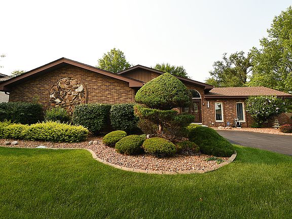 3rd image of 10112 W Parkview Dr