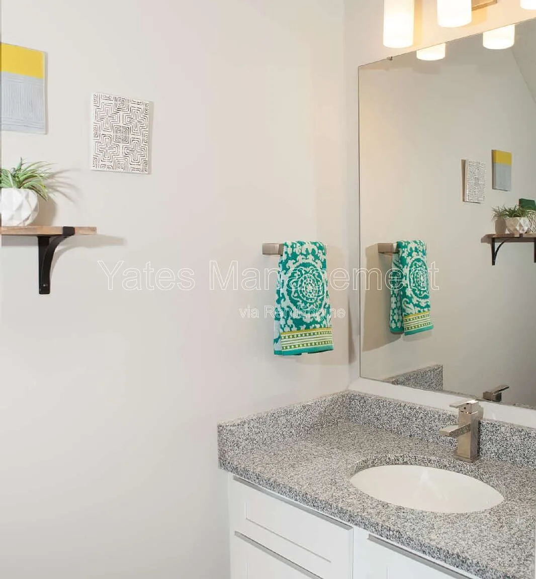 2 bed, 2.5 bath, 1284 sqft, $1,925 — Photo 3