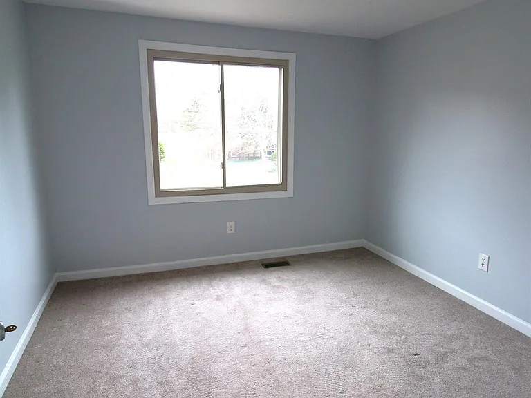 6895 Indian Creek Dr — Photo 12