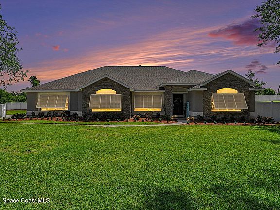 2nd image of 3812 Wood Haven Ct