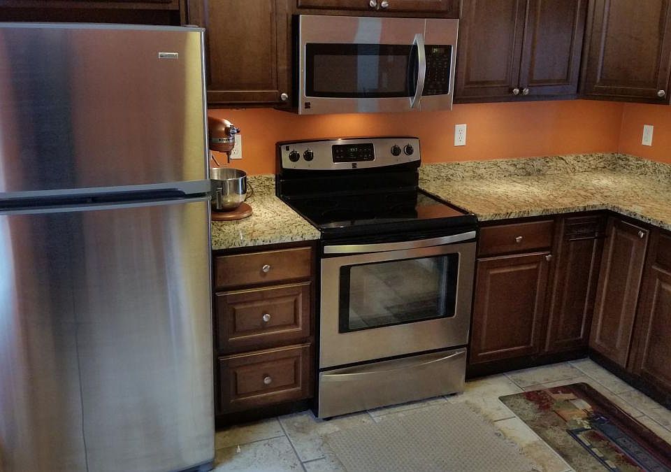 Kitchen with Stainless Steel Apps.