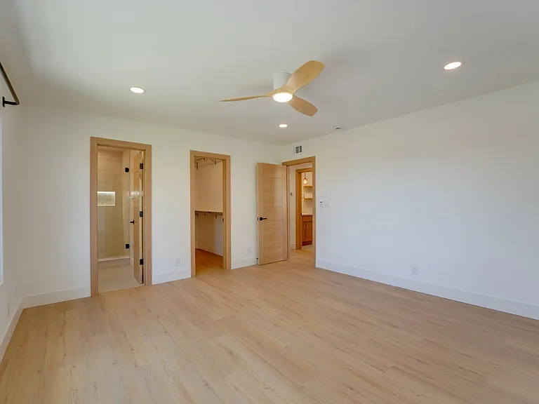 1102 Pacific Beach Dr — Photo 25