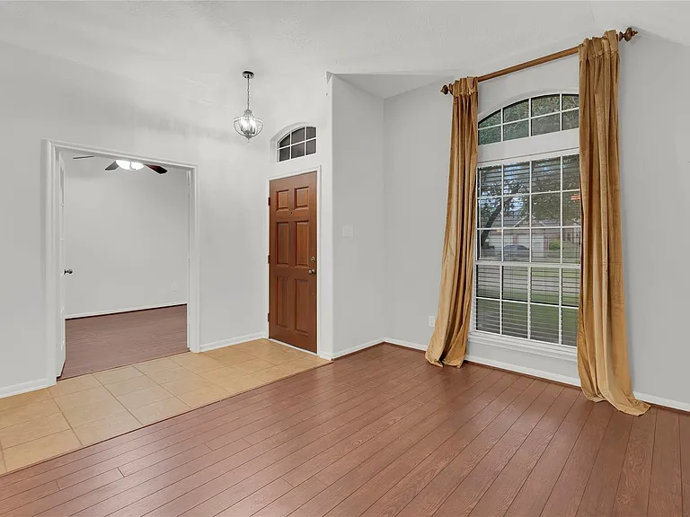 11511 Timberly Park Ln — Photo 3