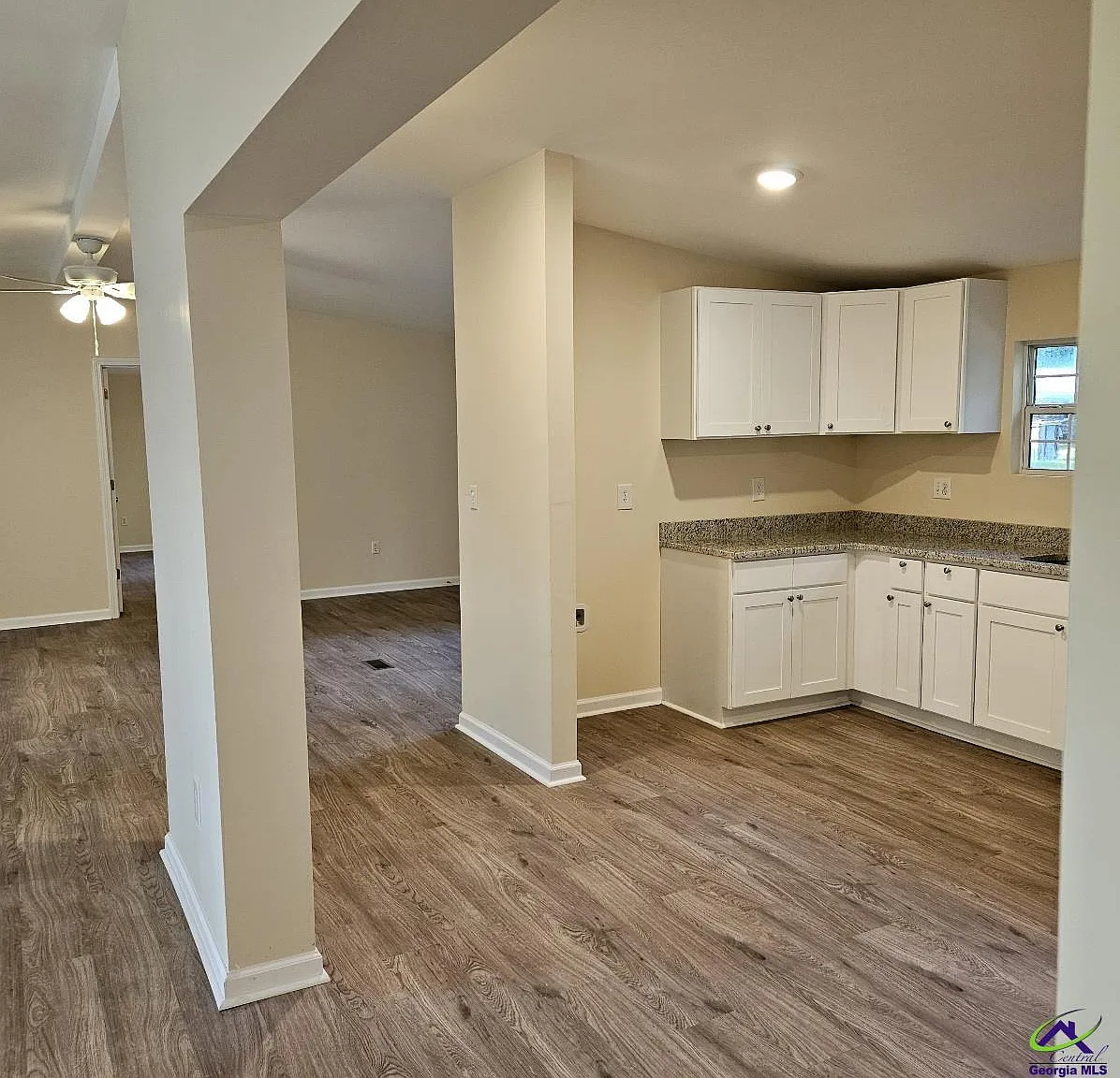 3 bed, 2.0 bath, 1782 sqft, $1,900 — Photo 4