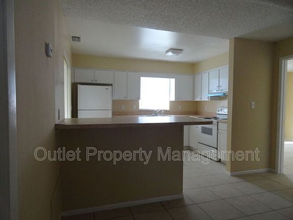3rd image of 7526 University Garden Dr