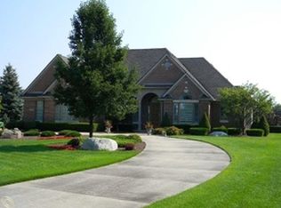 2730 Vero Dr, Highland, MI 48356