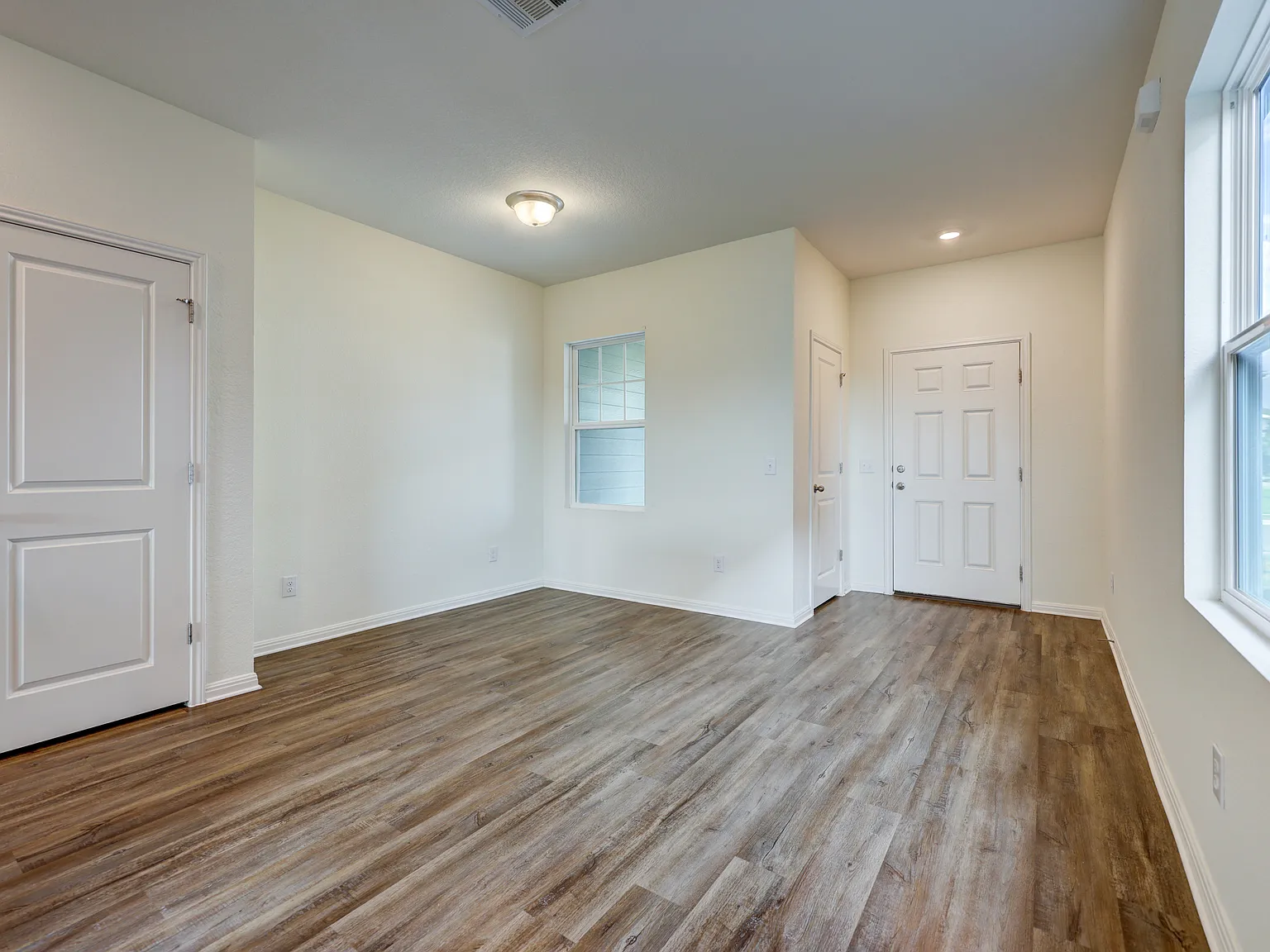 3 bed, 1402 sqft, $1,850 — Photo 4