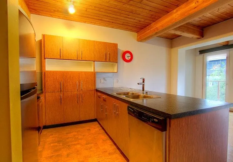 401 9th Ave N #204 — Photo 9
