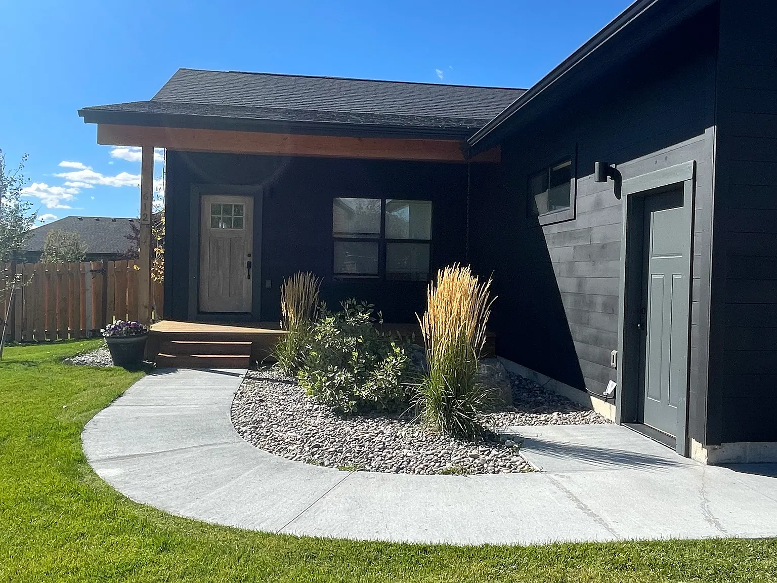 3 bed, 1894 sqft, $3,500 — Photo 3