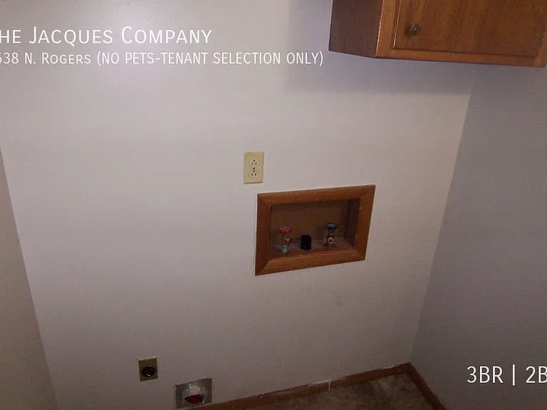 3538 N Rogers Ave — Photo 5
