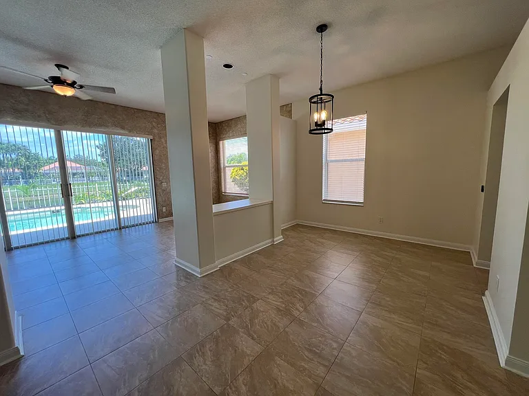 244 Hampton Pl — Photo 6