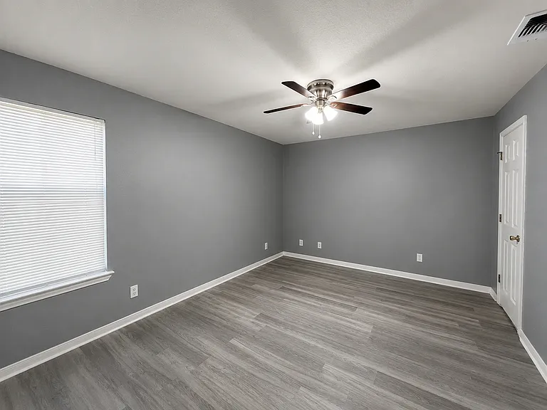 2907 Cantabrian Dr #B — Photo 7