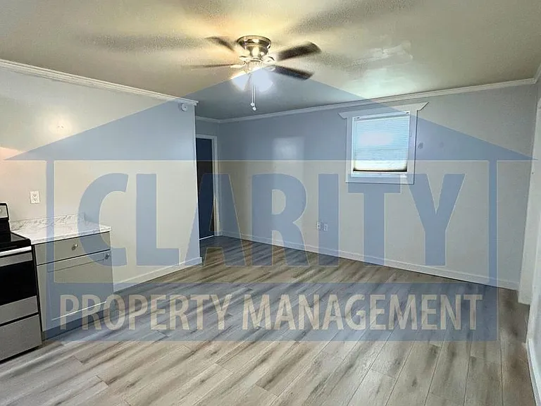 580 Dooley St NE — Photo 4
