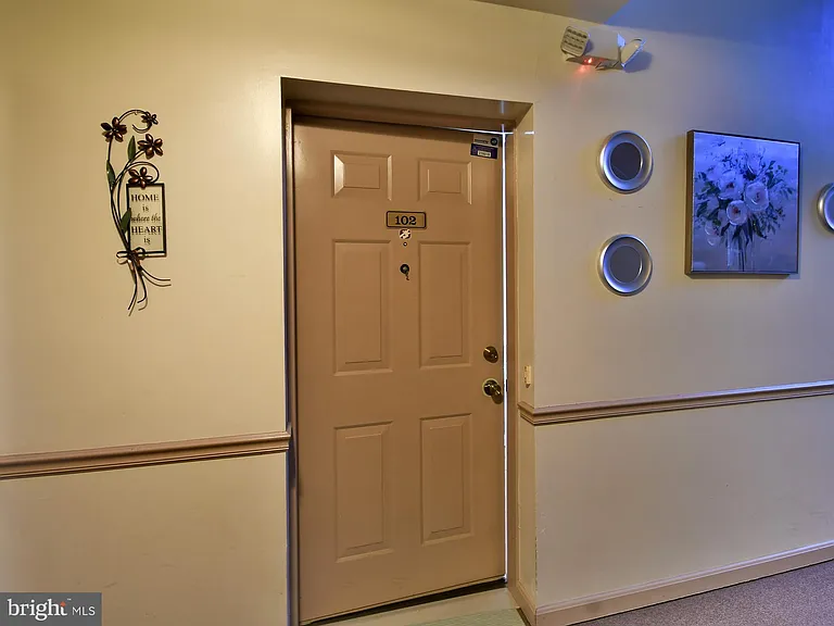 9720 Lake Pointe Ct #102 — Photo 5