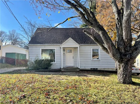 700 Kennebec Ave, Akron, OH 44305