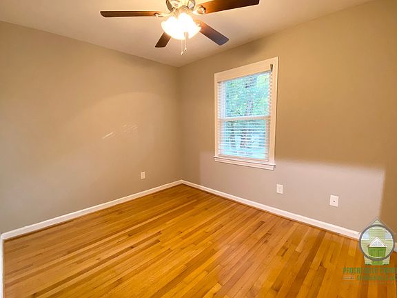 5th image of 802 Hampton Ave #C