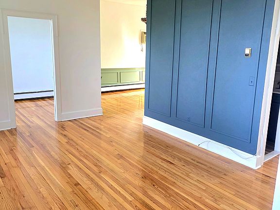 5th image of 4 Grand St