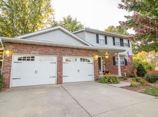18 Cottonwood Glen Dr, Glen Carbon, IL 62034