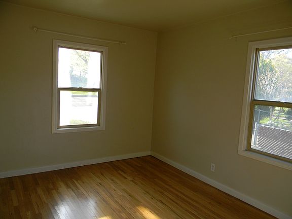 4th image of 551 N 200 W