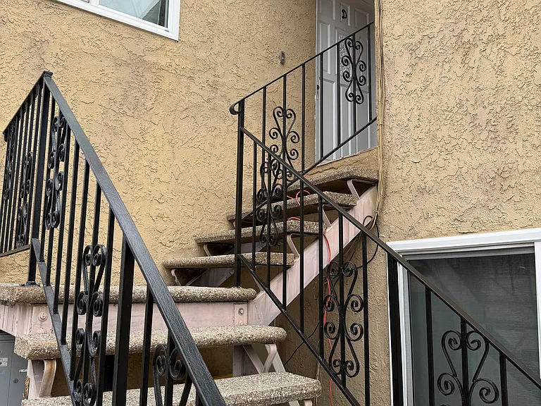 1350 Torrance Blvd #D — Photo 3